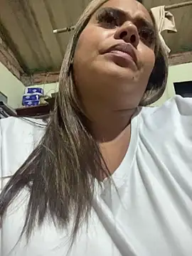 Snapshot of EmilyDuran_ chatting on 26, 6, 2026 EmilyDuran online show from 26, 6, 2026