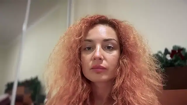 Snapshot of Reddgiirl chatting on 27, 11, 2025 Reddgiirl online show from 27, 11, 2025