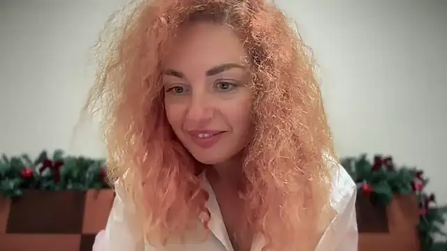 Snapshot of Reddgiirl chatting on 30, 11, 2025 Reddgiirl online show from 30, 11, 2025