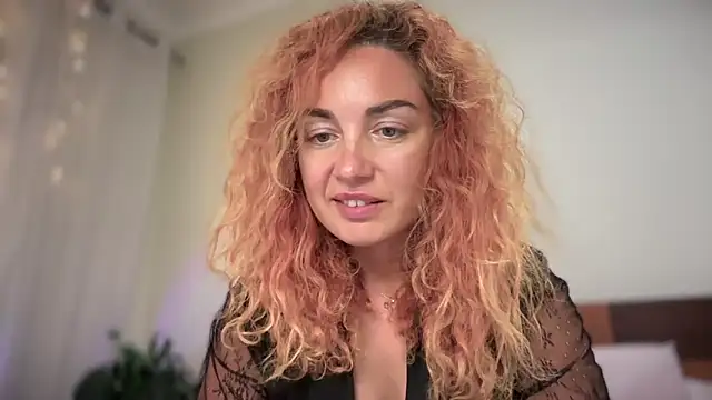 Reddgiirl online show from 2, 4, 2026