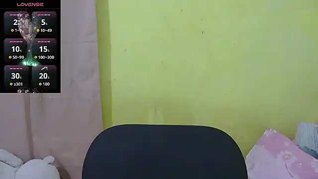 Snapshot of HornyAsian4uxx chatting on 10, 10, 2025 HornyAsian4uxx online show from 10, 10, 2025