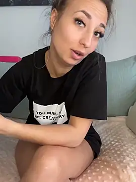 Snapshot of Celine_charme chatting on 30, 9, 2025 Celine charme online show from 30, 9, 2025