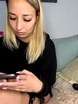 Snapshot of Celine_charme chatting on 2, 10, 2025 Celine charme online show from 2, 10, 2025