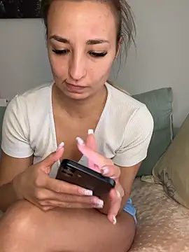 Snapshot of Celine_charme chatting on 10, 10, 2025 Celine charme online show from 10, 10, 2025