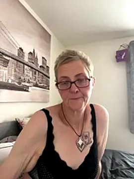 Curvy-Jinx online show from 11, 11, 2025