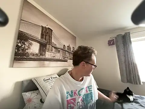 Curvy-Jinx online show from 11, 3, 2026