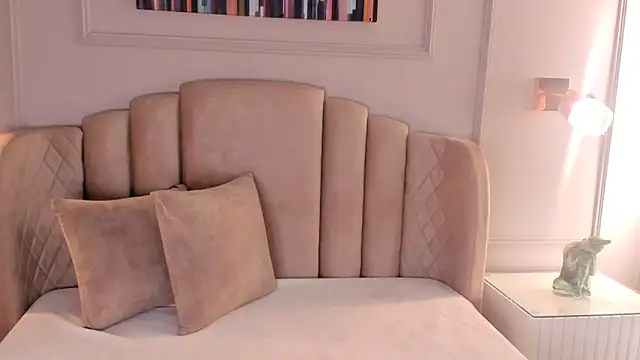 Snapshot of mia_kisses2 chatting on 27, 11, 2025 mia kisses2 online show from 27, 11, 2025