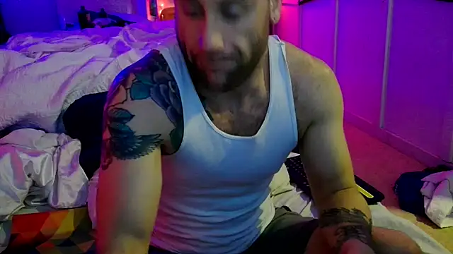 Luv2SuckBWC92 online show from 30, 9, 2025