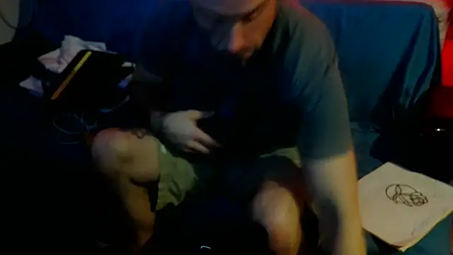 Luv2SuckBWC92 online show from 13, 10, 2025