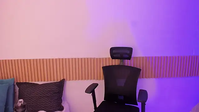 OliviaSweett online show from 3, 11, 2025