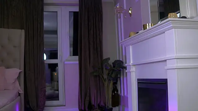 EmaHallee online show from 3, 4, 2026