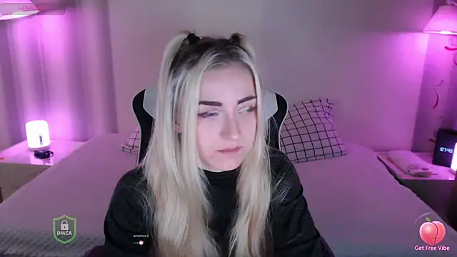 Snapshot of space_danger chatting on 1, 12, 2025 space danger online show from 1, 12, 2025