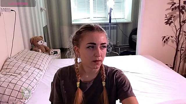 Snapshot of space_danger chatting on 12, 4, 2026 space danger online show from 12, 4, 2026