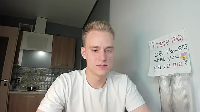 Snapshot of Kevin_Young_Cat chatting on 8, 10, 2025 Kevin Young Cat online show from 8, 10, 2025