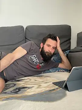 Snapshot of Michel_huge chatting on 2, 5, 2026 Michel huge online show from 2, 5, 2026