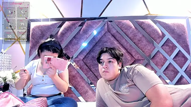 Snapshot of EmilyANDrew_ chatting on 24, 11, 2025 EmilyANDrew online show from 24, 11, 2025