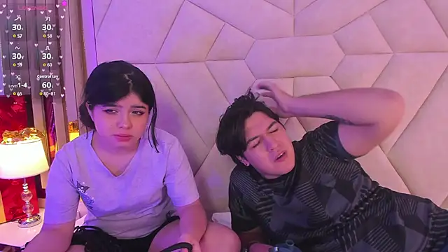 Snapshot of EmilyANDrew_ chatting on 15, 12, 2025 EmilyANDrew online show from 15, 12, 2025