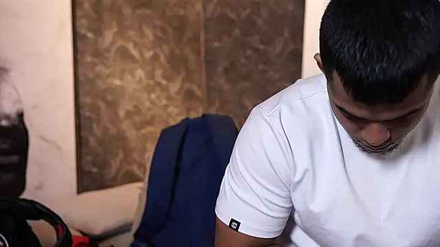 Thiago Valente online show from 21, 10, 2025