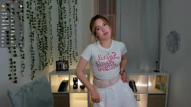 LanaRoselle online show from 19, 9, 2025