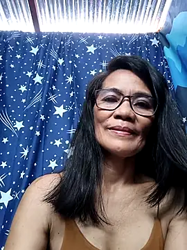 Snapshot of ImYourWoman_55 chatting on 6, 8, 2026 ImYourWoman 55 online show from 6, 8, 2026