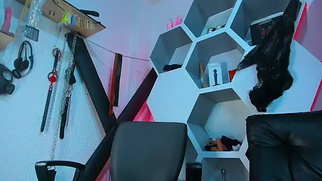 Madame Deborass online show from 14, 10, 2025