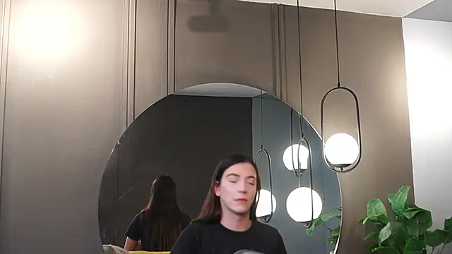 Ariaa Isabell online show from 6, 3, 2026