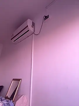 Max Rain online show from 12, 10, 2025