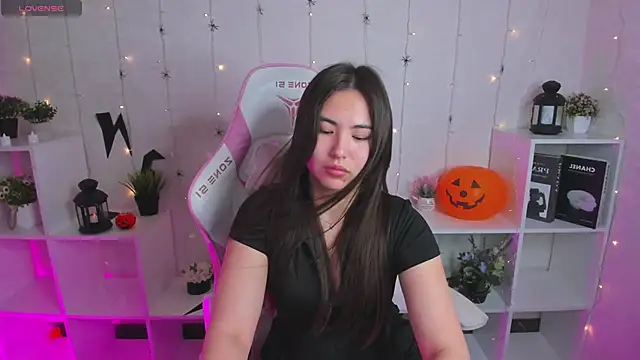 Megan Williamms online show from 29, 10, 2025