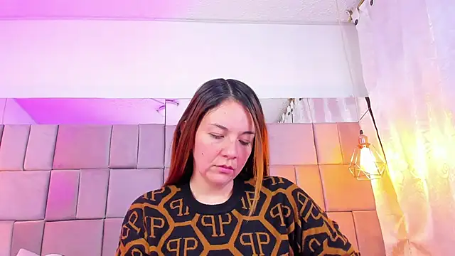 Snapshot of antoneella_jones chatting on 12, 9, 2025 antoneella jones online show from 12, 9, 2025