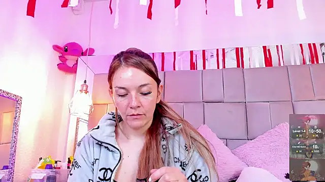 Snapshot of antoneella_jones chatting on 16, 10, 2025 antoneella jones online show from 16, 10, 2025