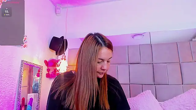 Snapshot of antoneella_jones chatting on 17, 11, 2025 antoneella jones online show from 17, 11, 2025