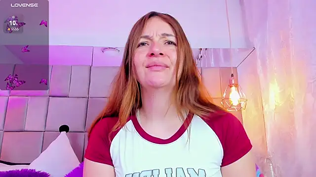 Snapshot of antoneella_jones chatting on 16, 12, 2025 antoneella jones online show from 16, 12, 2025