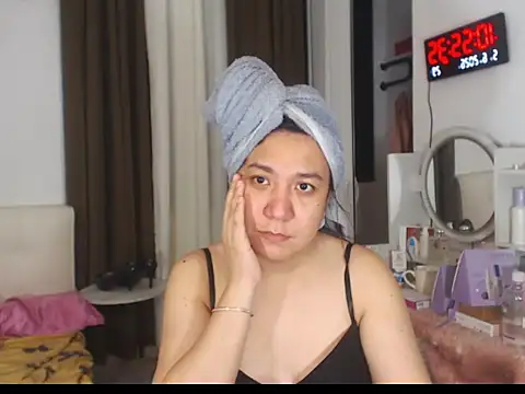 Snapshot of stellahugeX chatting on 5, 6, 2026 stellahugeX online show from 5, 6, 2026