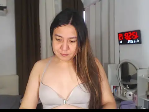 Snapshot of stellahugeX chatting on 17, 6, 2026 stellahugeX online show from 17, 6, 2026