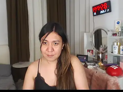 Snapshot of stellahugeX chatting on 4, 7, 2026 stellahugeX online show from 4, 7, 2026