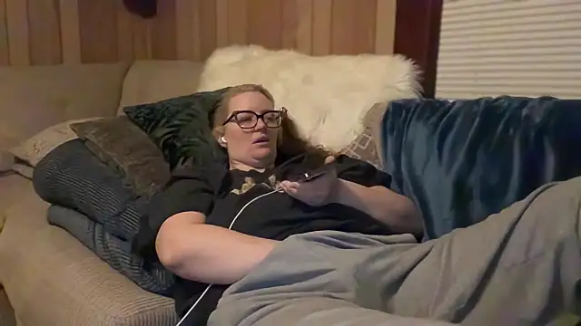 PefectNipz online show from 8, 11, 2025