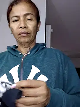 Snapshot of Merybeks chatting on 24, 6, 2026 Merybeks online show from 24, 6, 2026