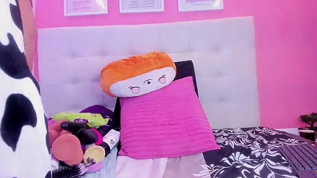 Snapshot of Willow_Wright chatting on 25, 2, 2026 Willow Wright online show from 25, 2, 2026