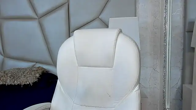 Snapshot of andres-clark92 chatting on 10, 9, 2025 andres-clark92 online show from 10, 9, 2025