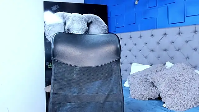 Snapshot of andres-clark92 chatting on 3, 10, 2025 andres-clark92 online show from 3, 10, 2025