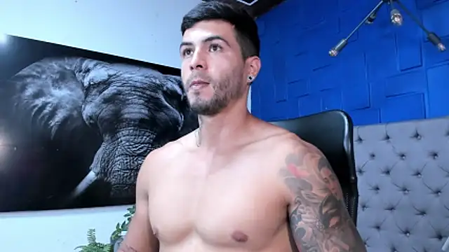 Snapshot of andres-clark92 chatting on 19, 11, 2025 andres-clark92 online show from 19, 11, 2025