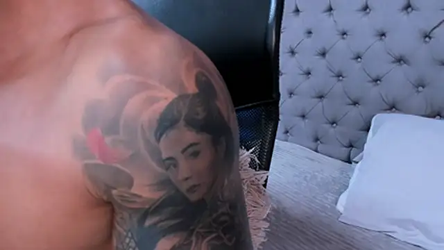 Snapshot of andres-clark92 chatting on 21, 11, 2025 andres-clark92 online show from 21, 11, 2025