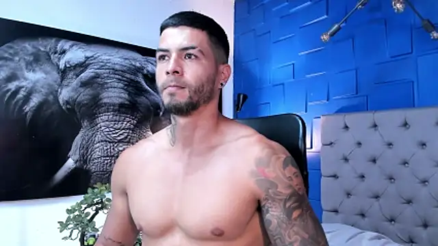 Snapshot of andres-clark92 chatting on 23, 11, 2025 andres-clark92 online show from 23, 11, 2025