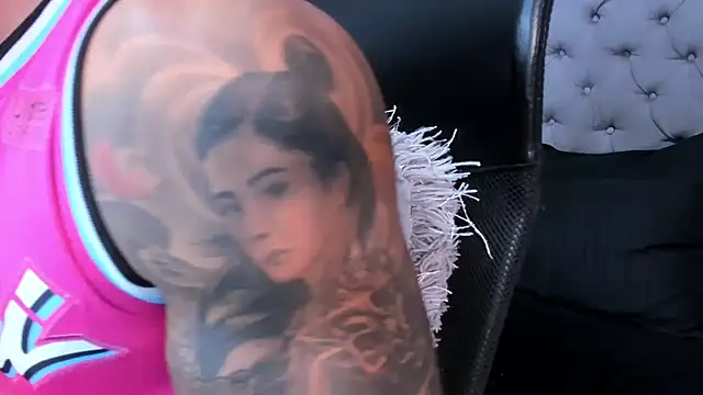 Snapshot of andres-clark92 chatting on 24, 11, 2025 andres-clark92 online show from 24, 11, 2025