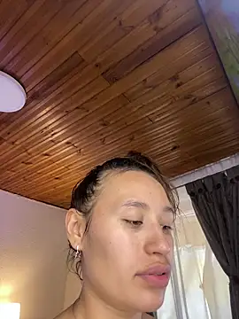 Snapshot of juliana-mancini chatting on 2, 4, 2026 juliana-mancini online show from 2, 4, 2026