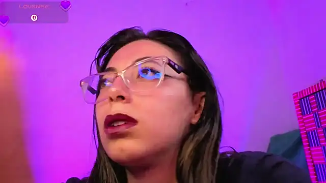 Snapshot of Miranda_sexlove_ chatting on 18, 2, 2026 Miranda sexlove online show from 18, 2, 2026