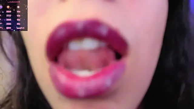 Snapshot of Miranda_sexlove_ chatting on 8, 3, 2026 Miranda sexlove online show from 8, 3, 2026