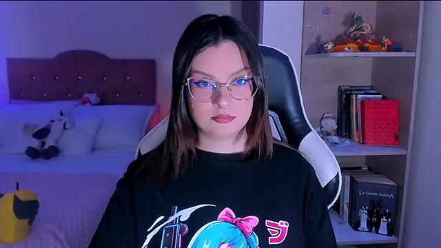 OphelianaRose33 online show from 13, 2, 2026