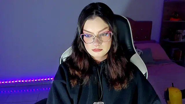 OphelianaRose33 online show from 30, 4, 2026