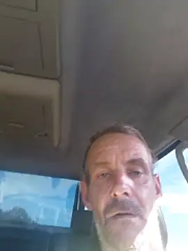 Snapshot of Hungwell1515 chatting on 9, 8, 2026 Hungwell1515 online show from 9, 8, 2026